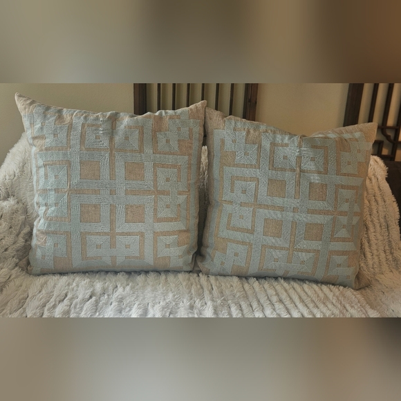 Set Of Two Greek Key Print Pillows 21x21" Aqua Linen Zip Closure Made in India - Picture 2 of 6